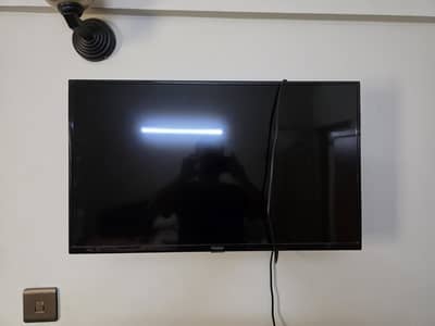 HAIER 32 INCH