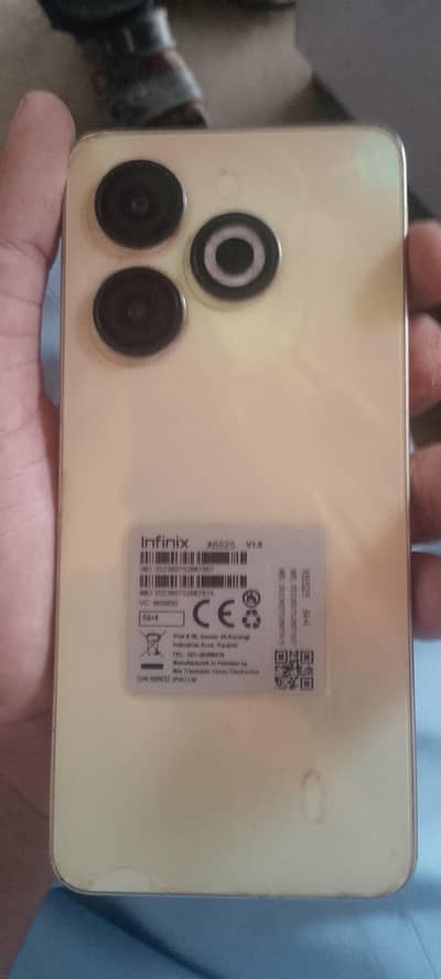 Infinix Smart 8 (4GB RAM / 64GB Storage)