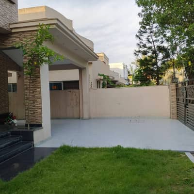 1 Kanal Elegant Lower Portion For Rent