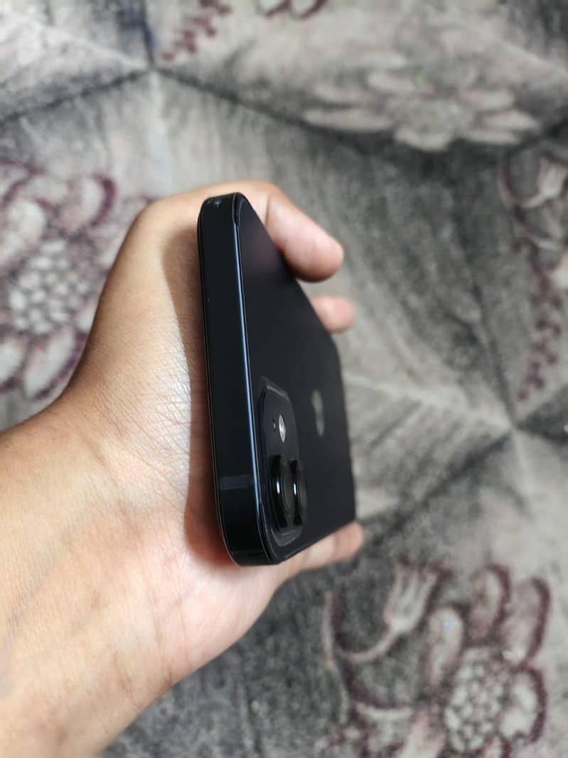 Apple iPhone 12 1