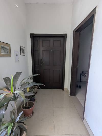 10 MARLA 3 BEDROOM APARTMENT AVAILABLE FOR SALE