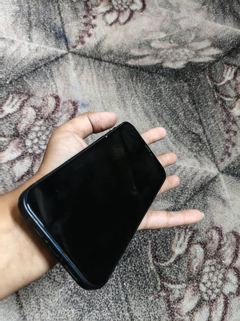 Apple iPhone 12 4