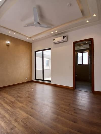 10 Marla House For Rent In Dha Phase 6 Hot Location D Block Near Market