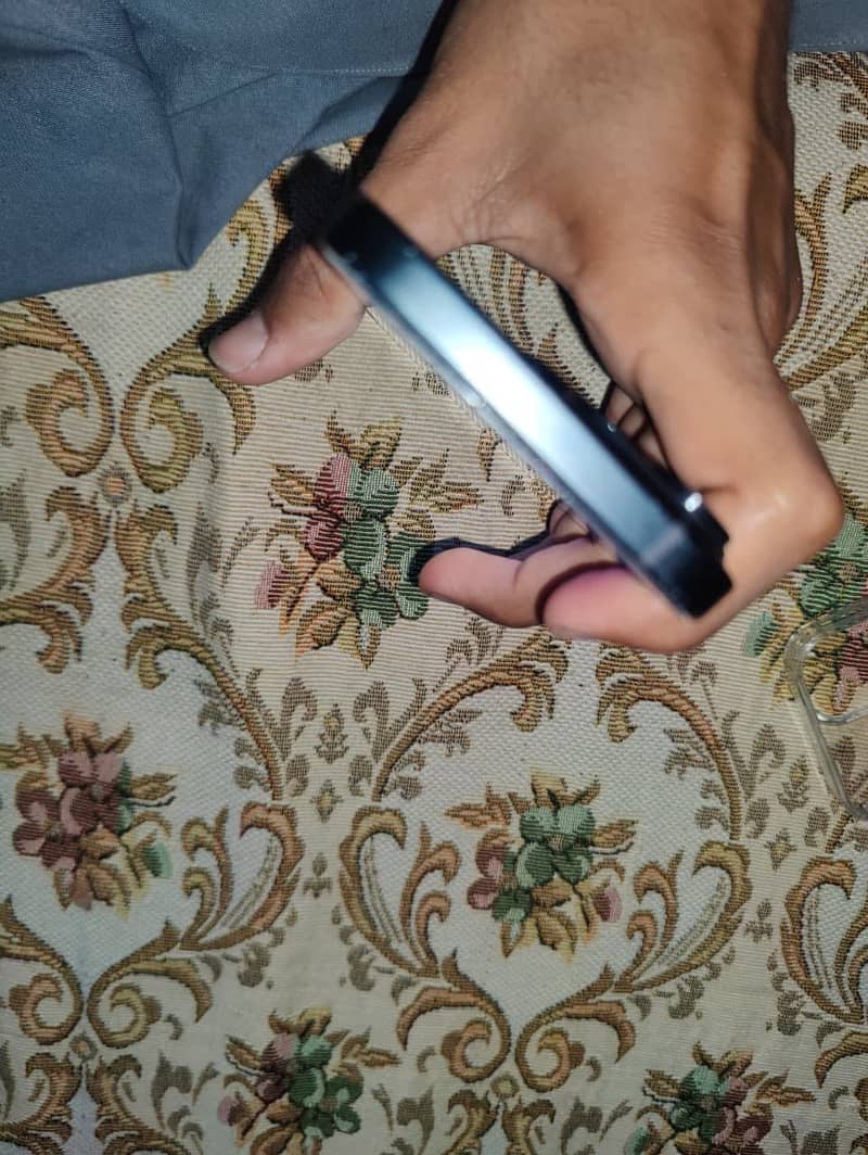 Apple iPhone 15 4