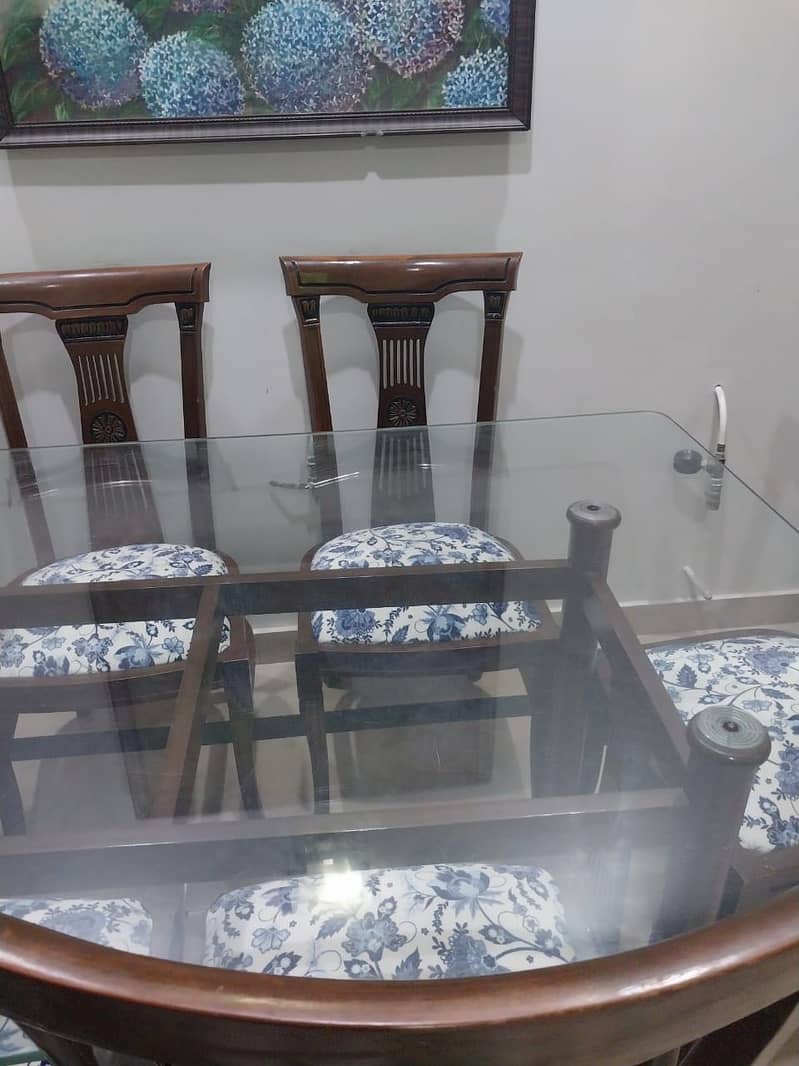 Dining Table 0