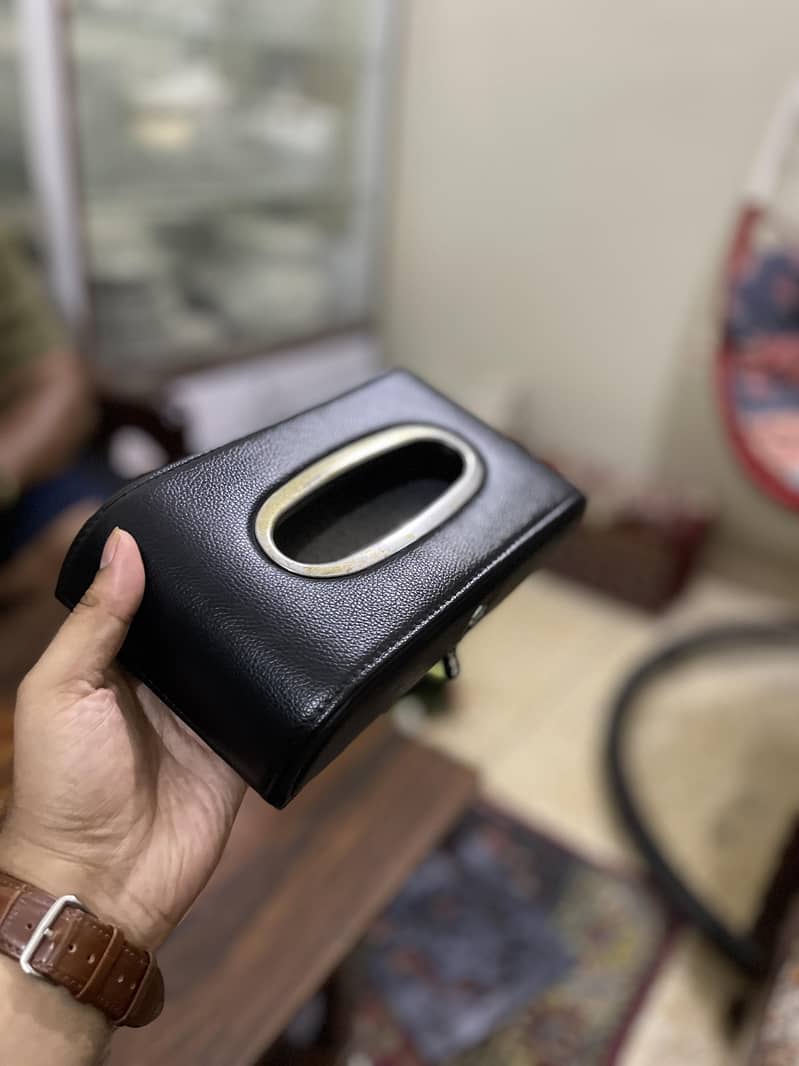 TISSUE BOX 1