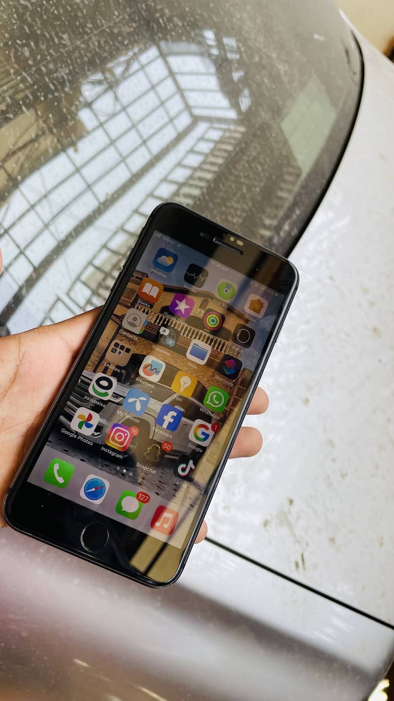 Apple iPhone 8 Plus 2
