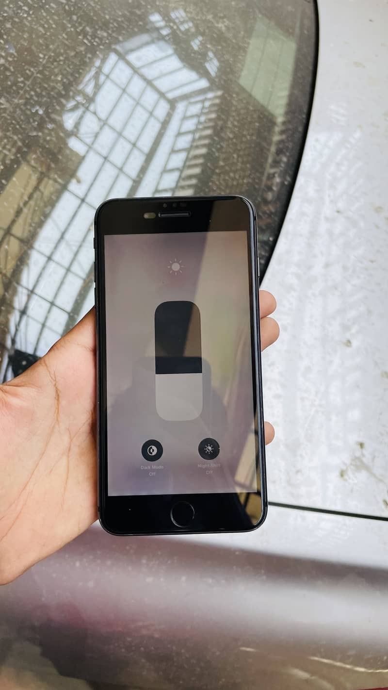 Apple iPhone 8 Plus 6