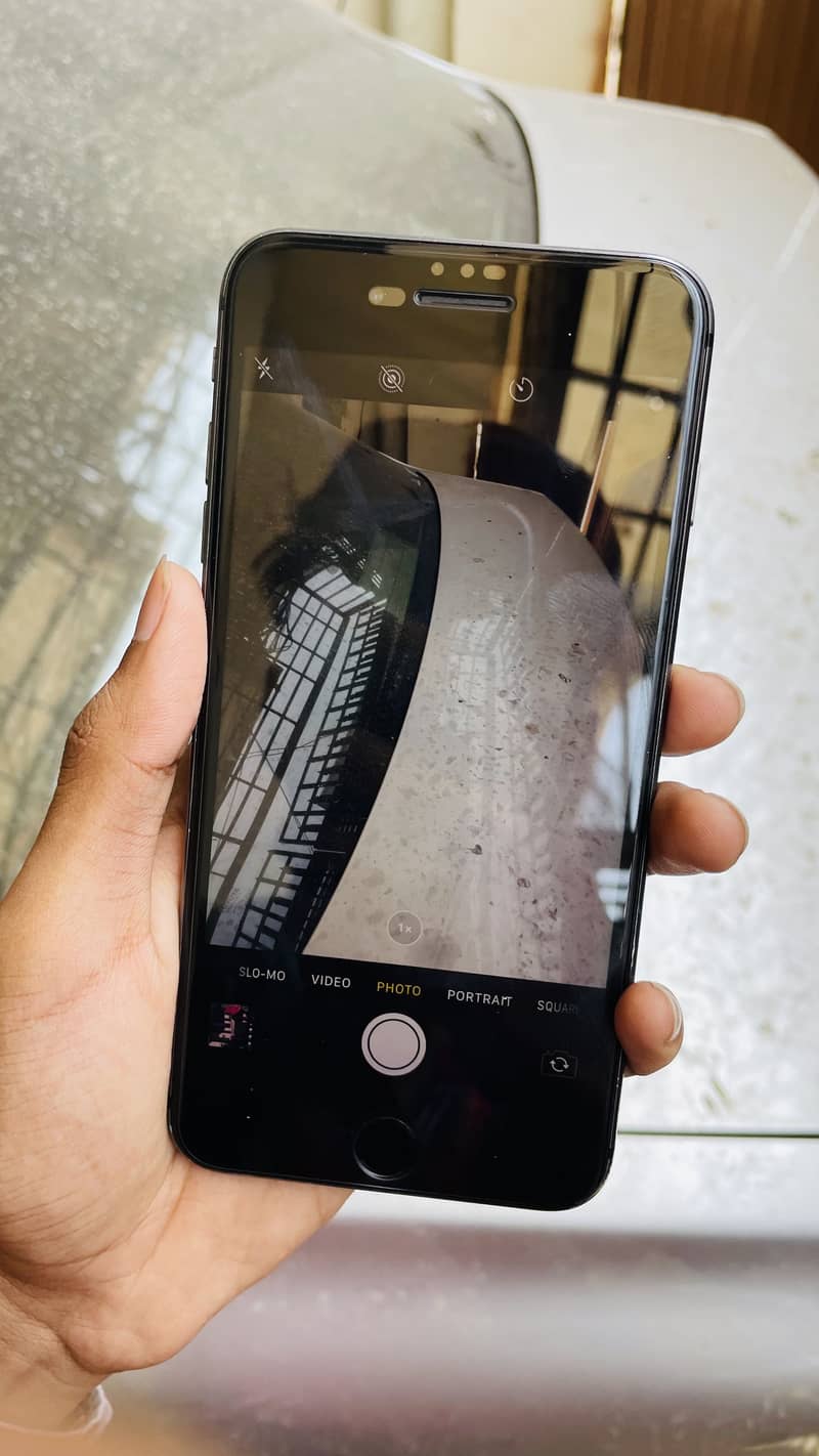 Apple iPhone 8 Plus 8