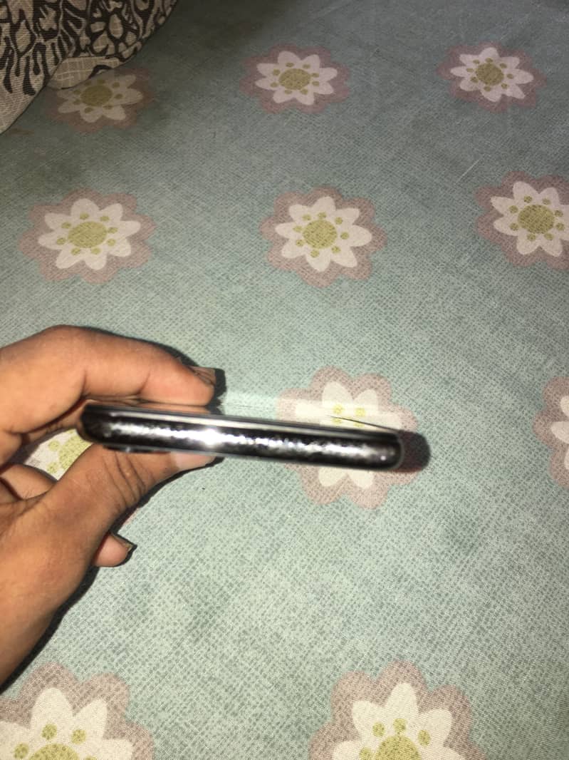 Apple iPhone X 3