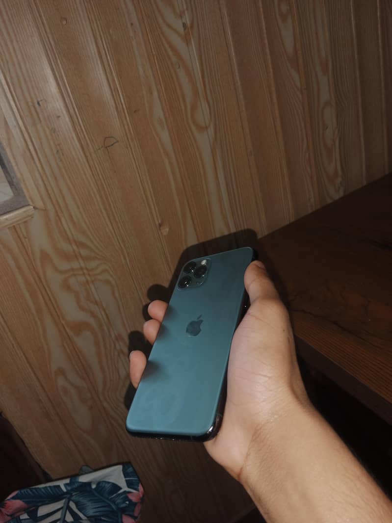 iphone 11 pro 2