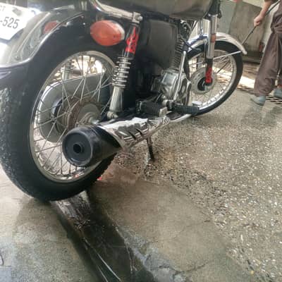 honda 125 Black color late 2023 islamabad registered