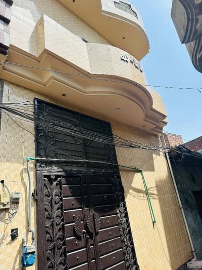 Beautifully Tiled 2-Storey House With Modern Front Elevation For Sale