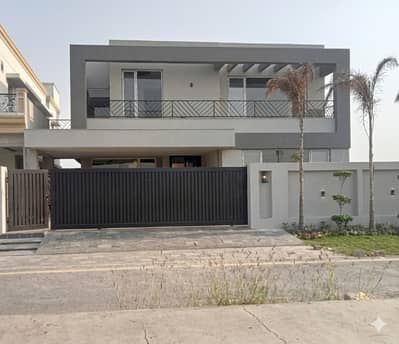 1 Kanal Modern House For Sale