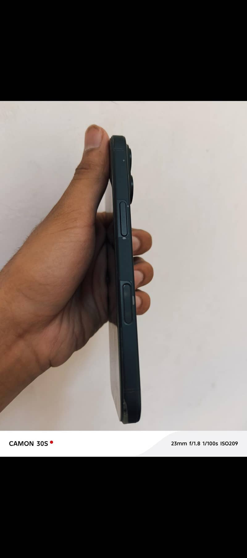 Apple iPhone 16 6