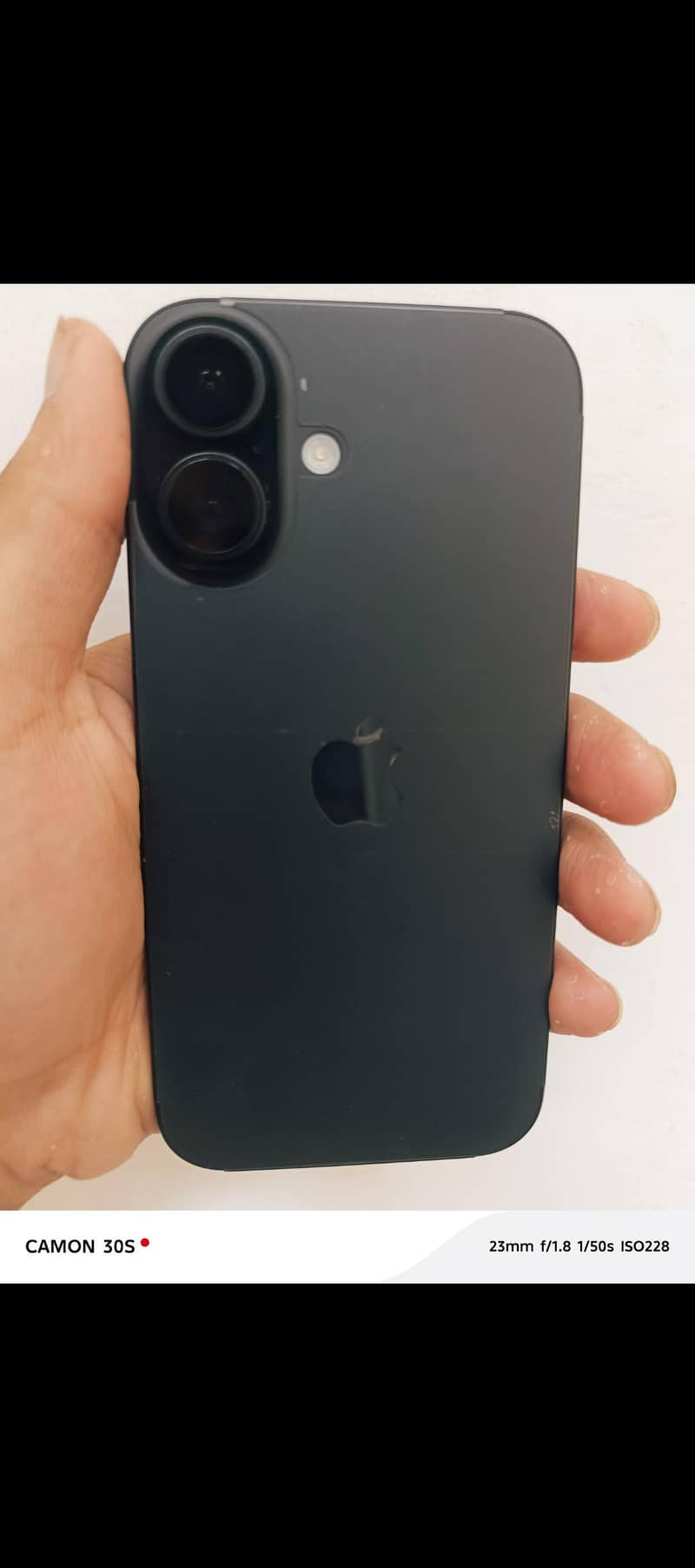 Apple iPhone 16 8