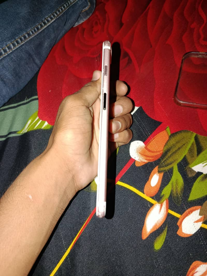 Apple iPhone 7 Plus 1