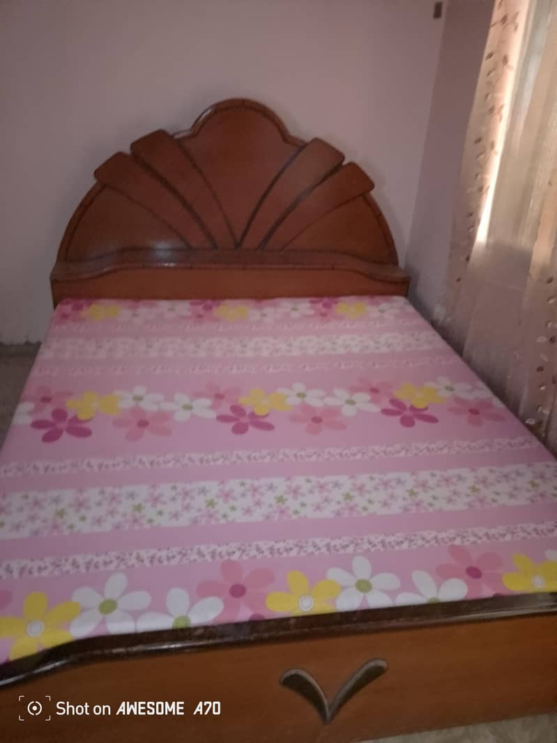 king bed with one attach space 2