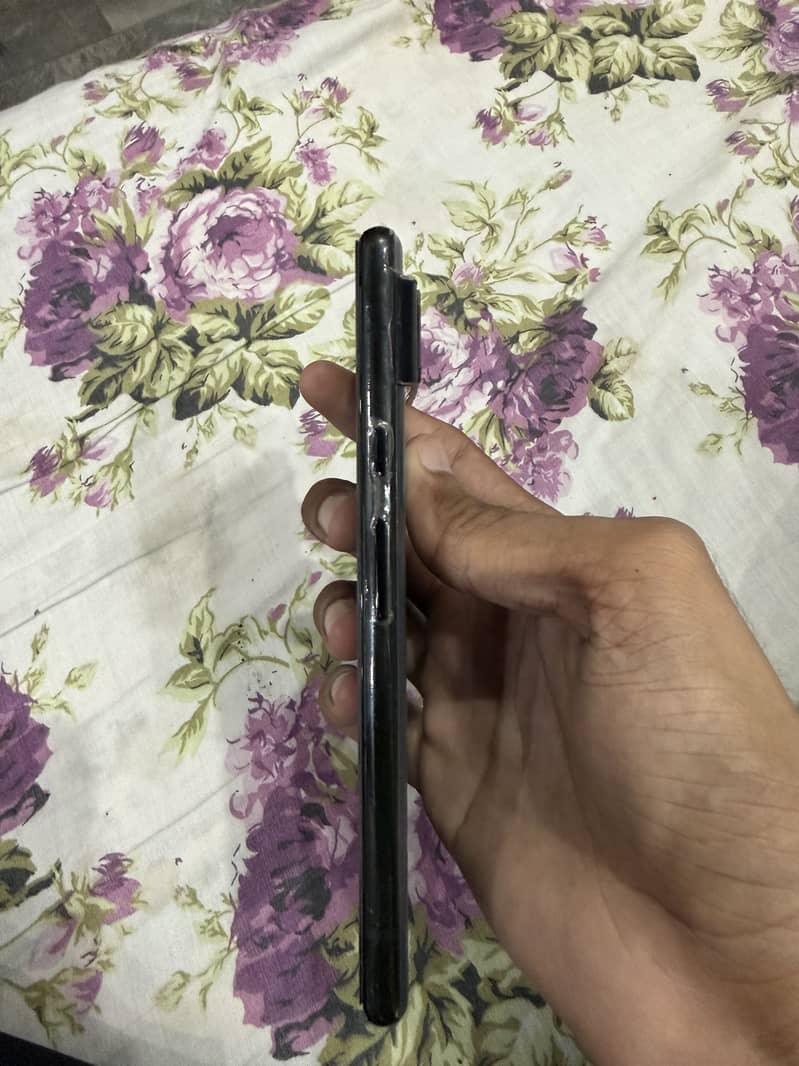 Google Pixel 6 4