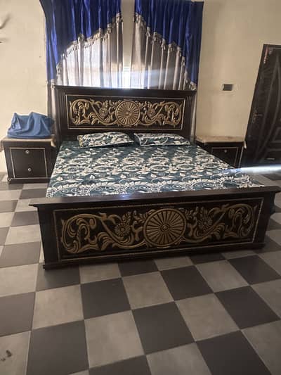Bed set for sale.    03351944449