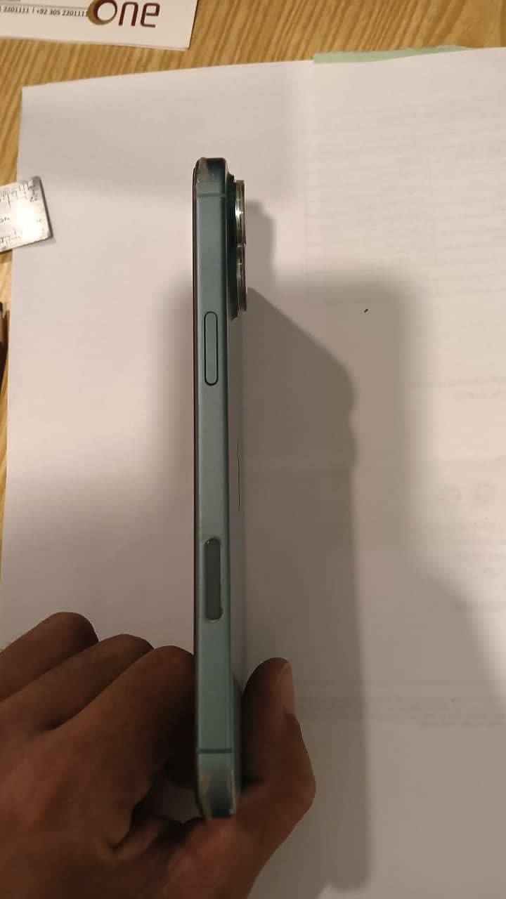 Apple iPhone 16 Plus 2
