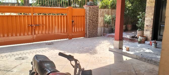 HOUSE IS AVAILABLE FOR SALIENT OFFICE