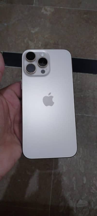 Apple iPhone 16 Pro Max