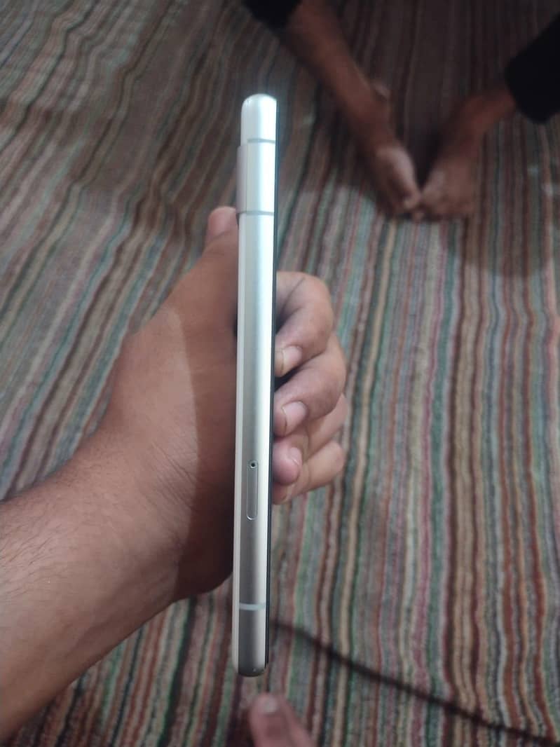 Google Pixel 7a 2