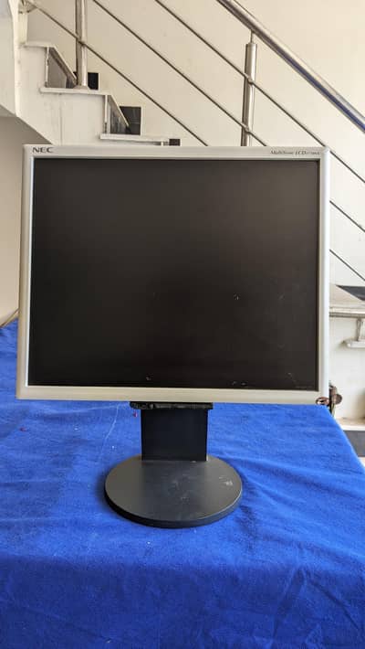 NEC monitor