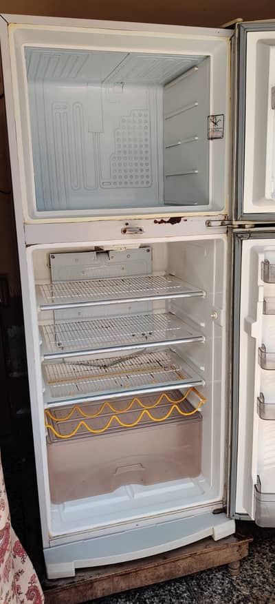  Dawlance Refrigerator for Sale – Excellent Cooling Performance 