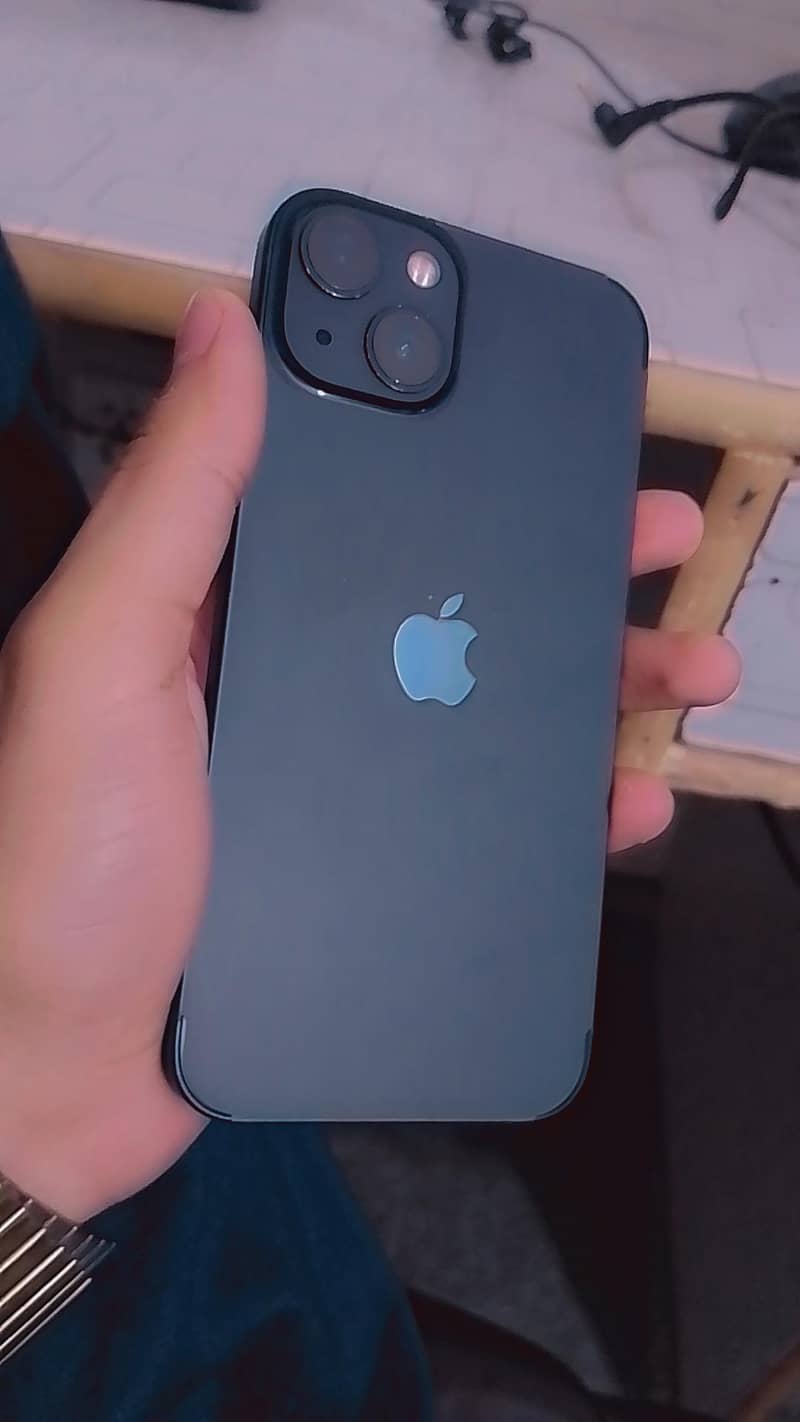 Apple iPhone 13 0