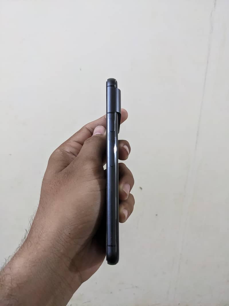 Google Pixel 8 4