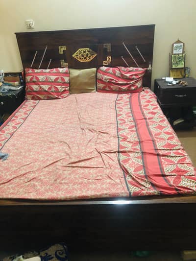 Bed with Form and 2 Side Tables