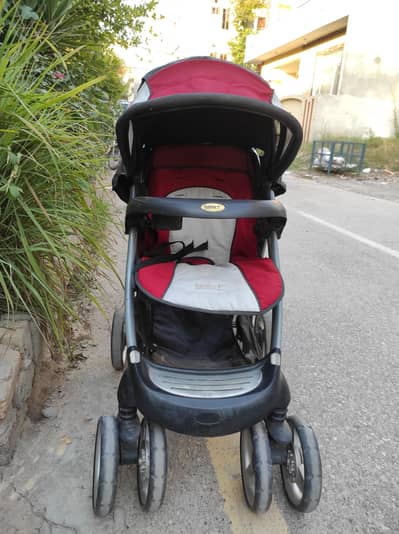 Branded shop "Safety 1st' pram