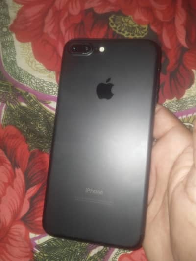 Iphone 7 plus  128 GB 80 bettry helth Black colour
