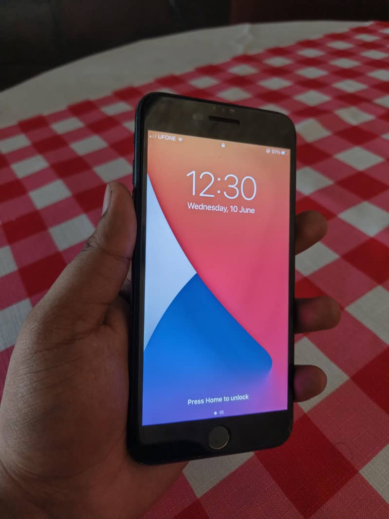 Apple iPhone 7 Plus 1