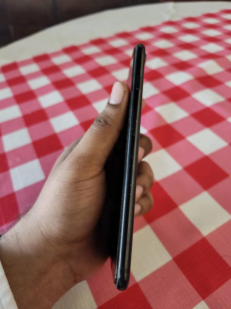 Apple iPhone 7 Plus 2