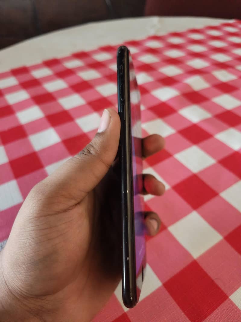 Apple iPhone 7 Plus 3