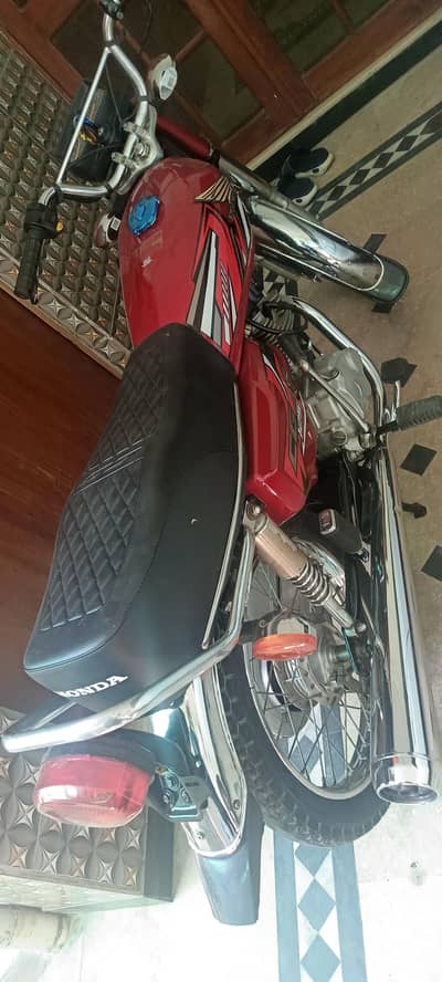 honda 125 Available 16 model