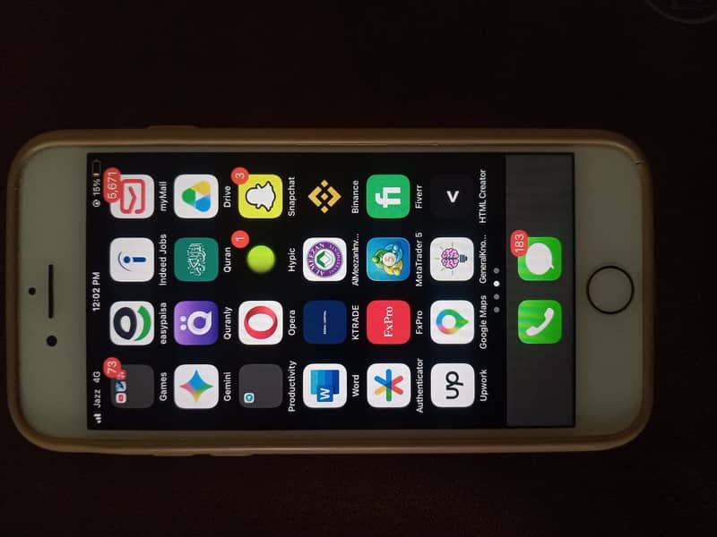 Apple iPhone 8 4