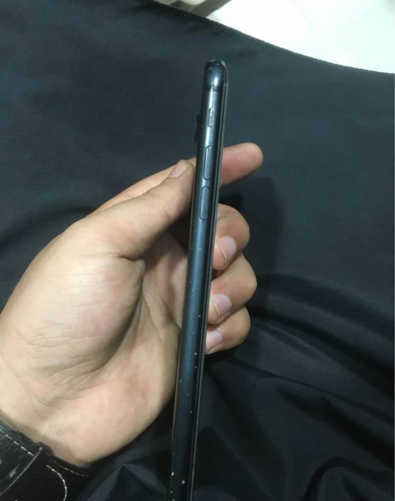 Apple iPhone 7 Plus 1