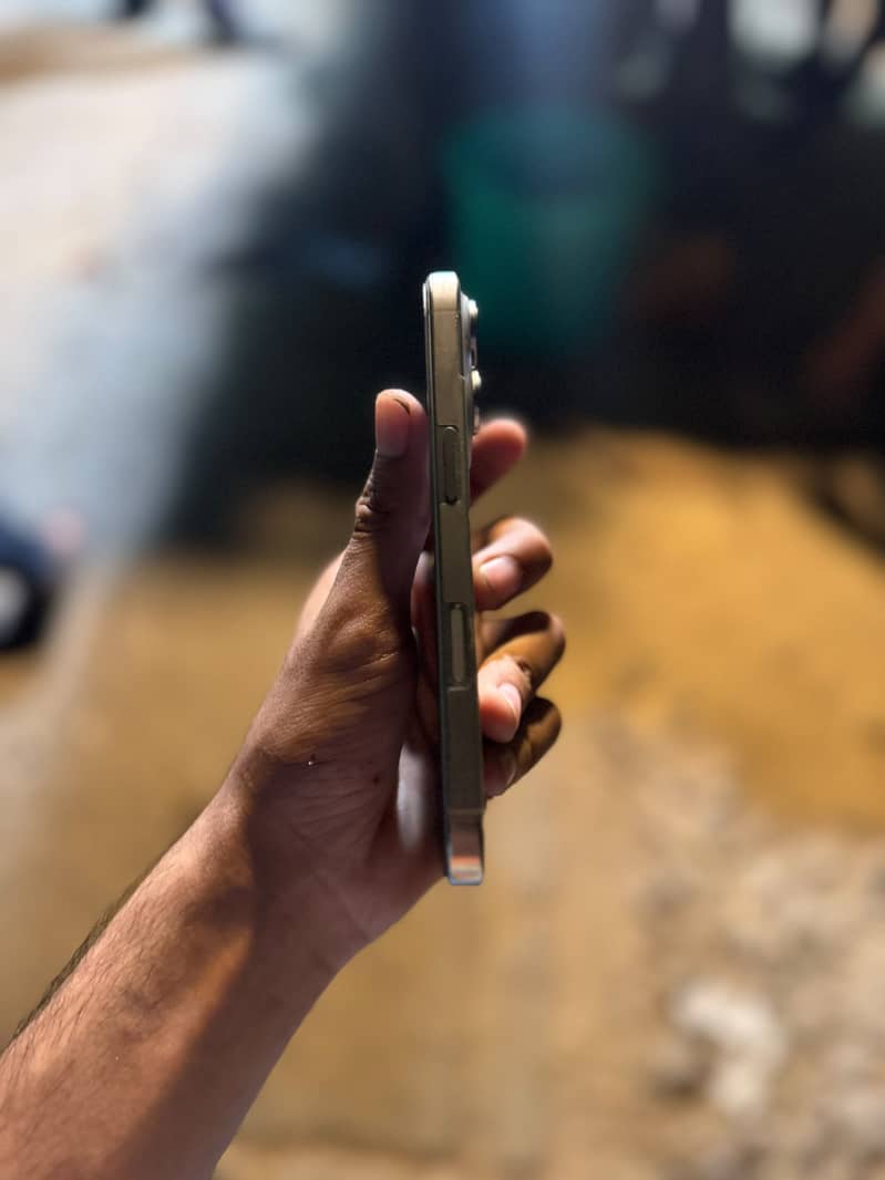 Iphone 16 pro 3