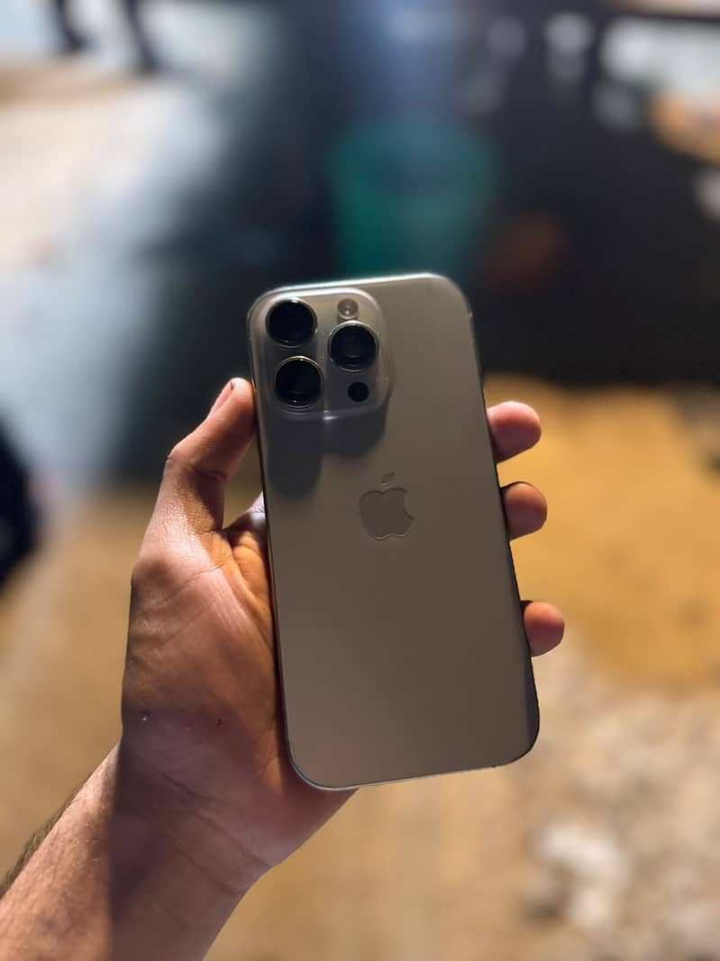 Iphone 16 pro 4