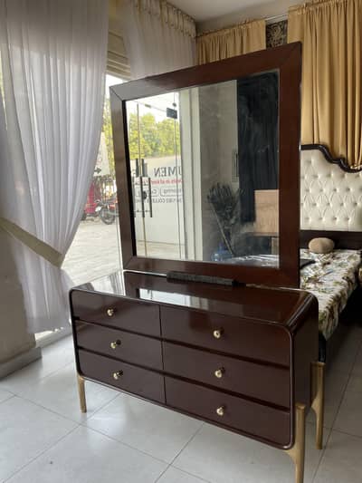 Dressing table