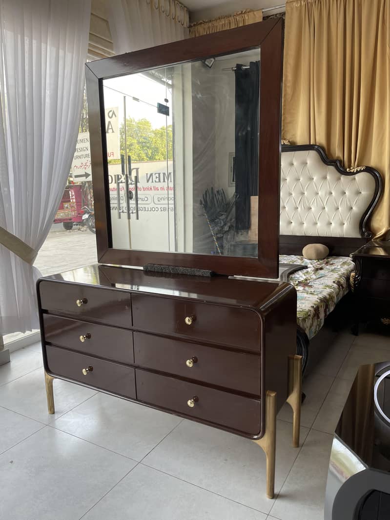Dressing table 1