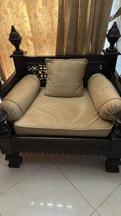 Chinoti sofa
