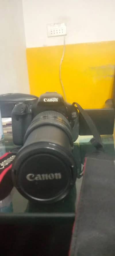 Canon 600d DSLR camera with 2 lens 75-300mm and 18-55mm with 2 battery