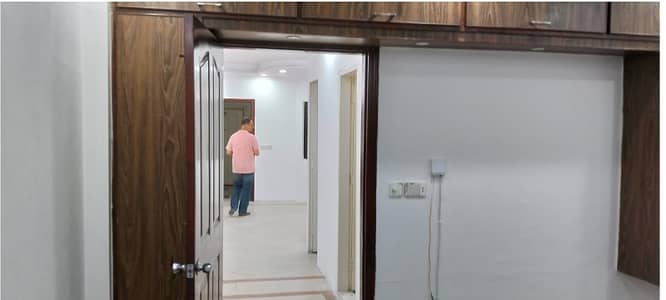 Brand New Office Area 550 Square Feet Available For Rent In Main Boulevard Road Gulberg 3 Lahore