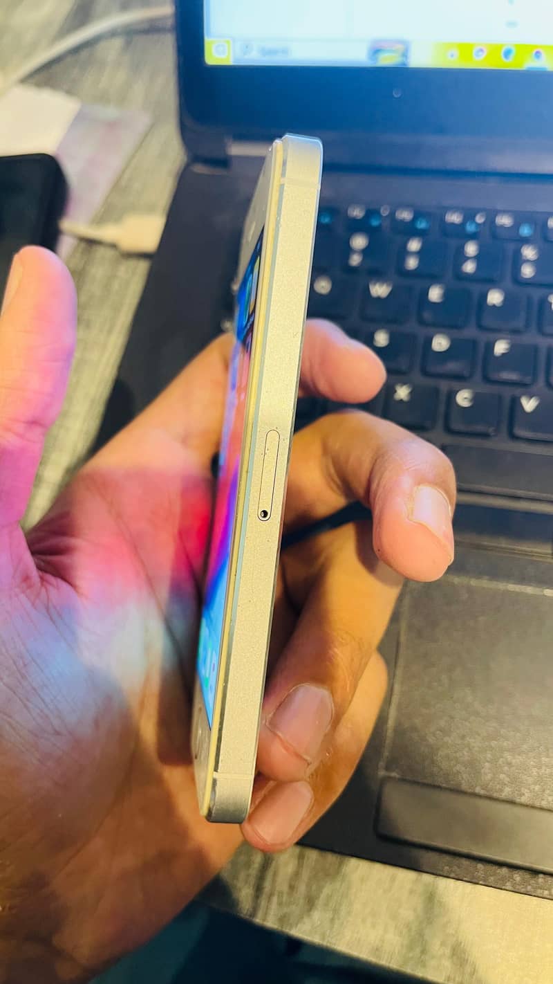 Apple iPhone 5c 2