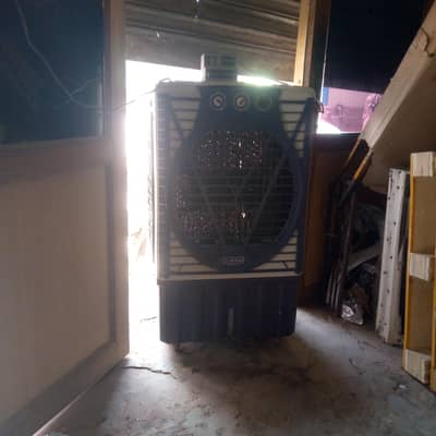 DC cooler with power supply without power cable